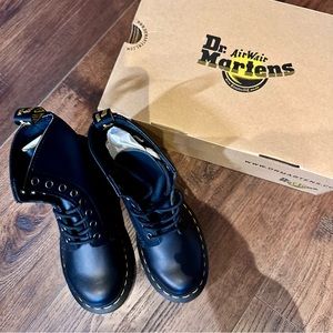 Dr. Martens Air Wair Black 1460 W Napa Size 6
